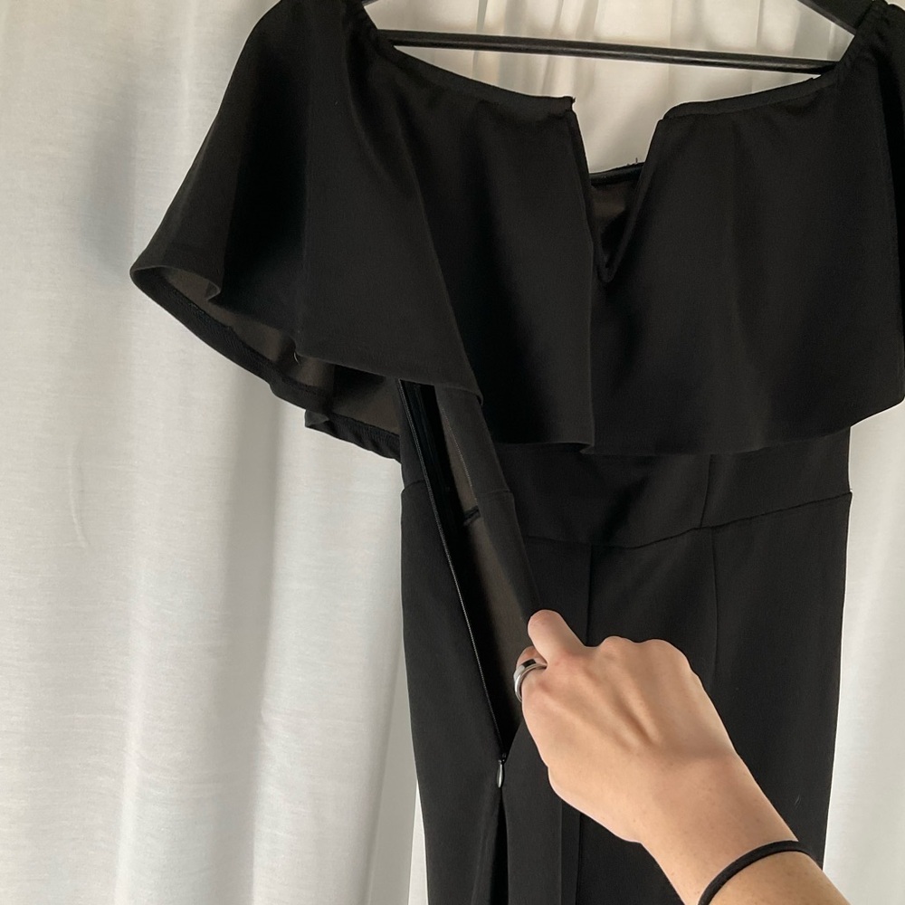 V Neck Jumpsuit Size Medium - Worn Once - Picture 3 of 6